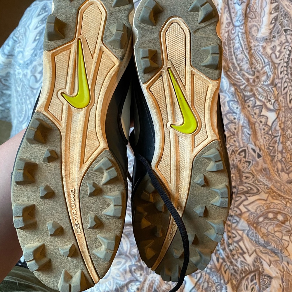 Nike Cleats - Picture 2 of 5